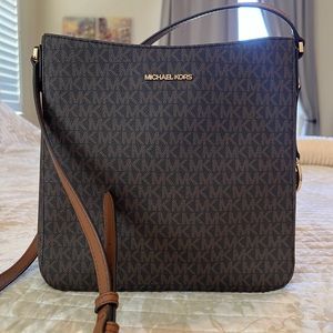 Michael Kors jet set travel, messenger, Crossbody, new with tags